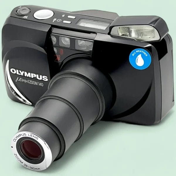 OLYMPUS μ[mju:] ZOOM 140 ブラック フィルムカメラ Olympus Mju Zoom 140 - Black - Analogue Revival