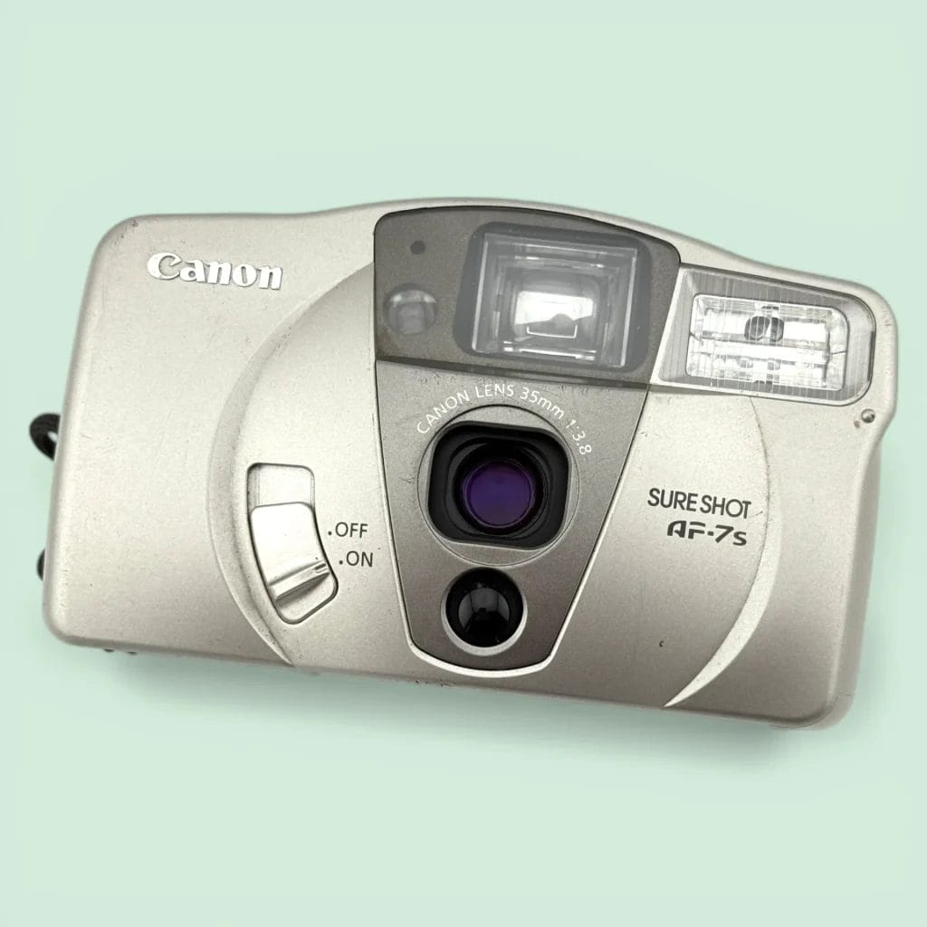 Canon AF-7S シルバー コンパクトフィルムカメラ 赤城耕一：第60回 フィルムEOS一眼レフの中で最も使用頻度が高い