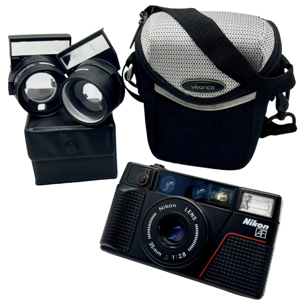 2F051794 Nikon L35 AF / LENS 35mm f2.8 ニコン コンパクトカメラ The Nikon L35 AF Review: Everything You Need To Know \u2014 Max Kent