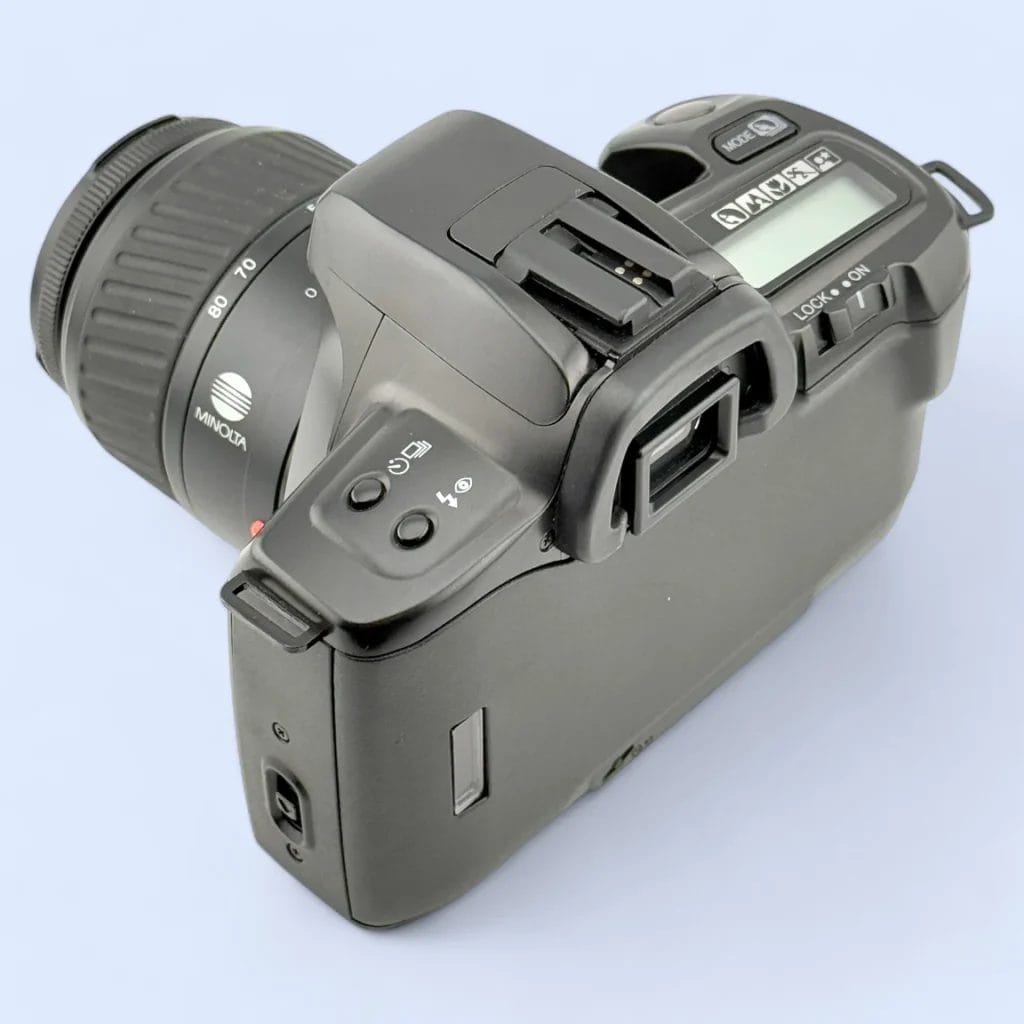 Minolta Dynax 303si - Analogue Revival