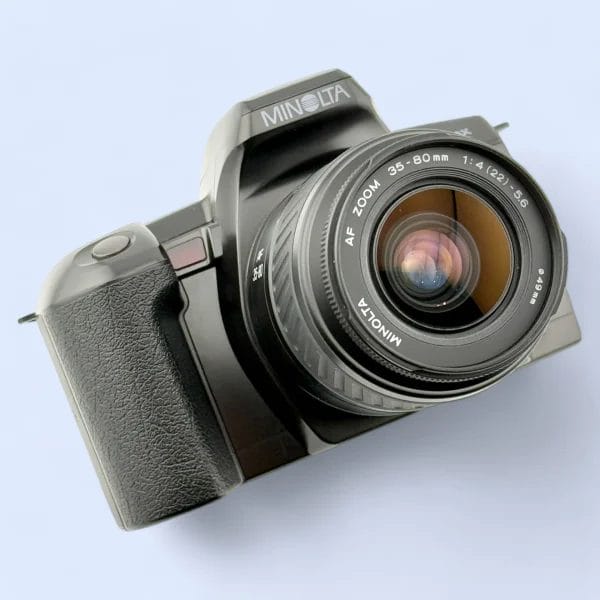 Minolta Dynax 303si - Analogue Revival