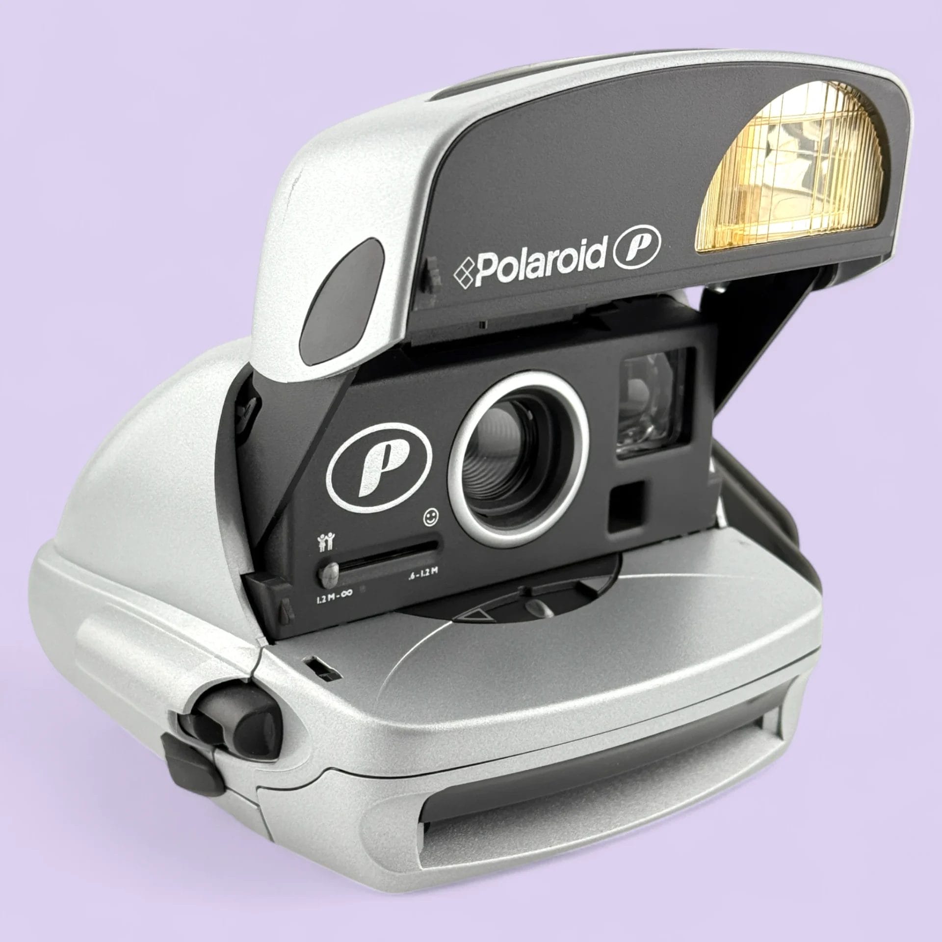 Polaroid 600 Silver/Grey - Analogue Revival