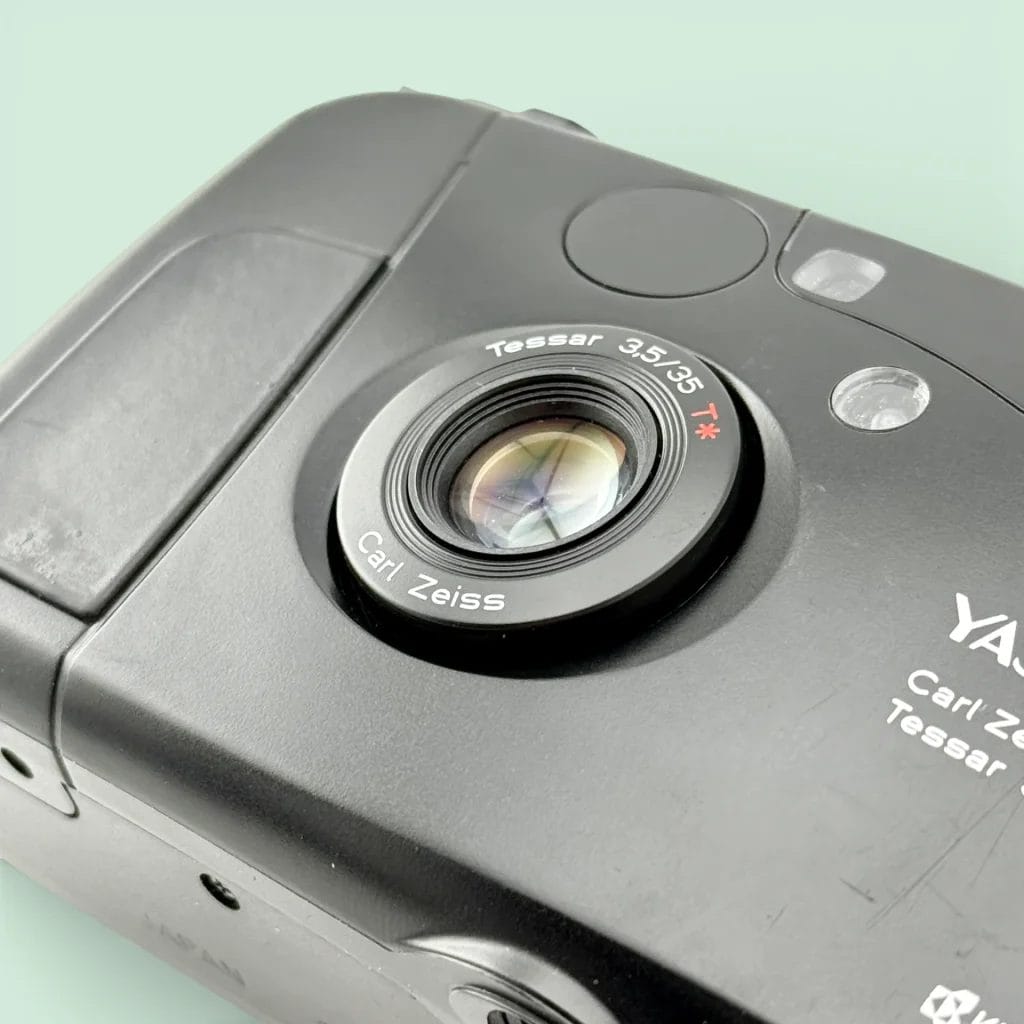 Yashica T4 - Analogue Revival