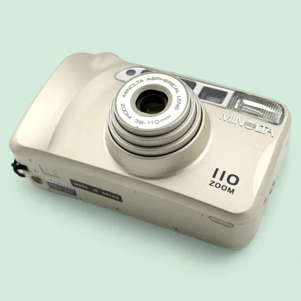 Minolta 110 Zoom - Analogue Revival