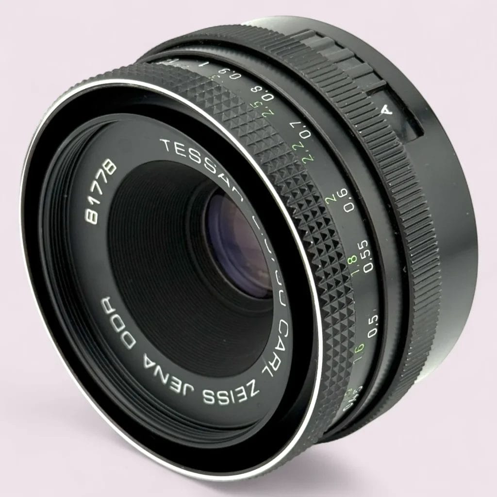 Carl Zeiss Jena DDR Tessar 50mm f/2.8 M42 Lens Black - Analogue