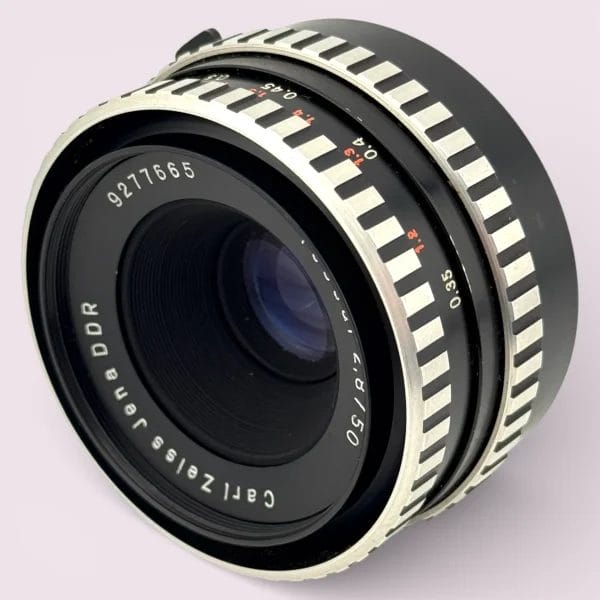 Carl Zeiss Jena DDR Tessar 50mm f/2.8 M42 Lens Zebra - Analogue Carl Zeiss Jena DDR Tessar 50mm f/2.8 M42 Lens Zebra - Analogue