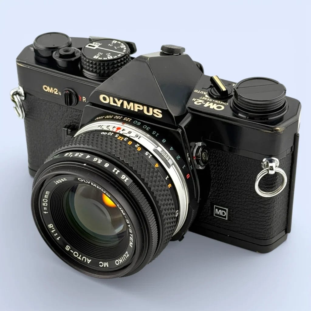 Olympus OM2n Black - Analogue Revival