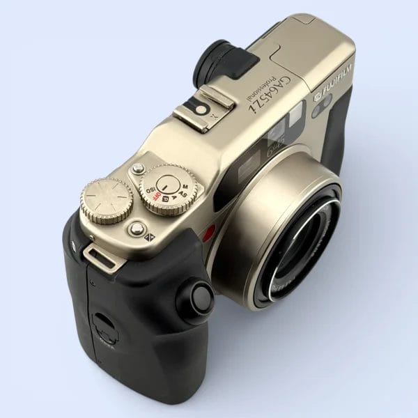Fujifilm GA645Zi Medium Format - Analogue Revival